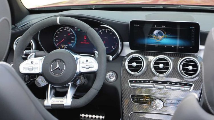 Nội thất Mercedes-AMG C63 S Cabriolet 2020- đậm phong cách xe đua