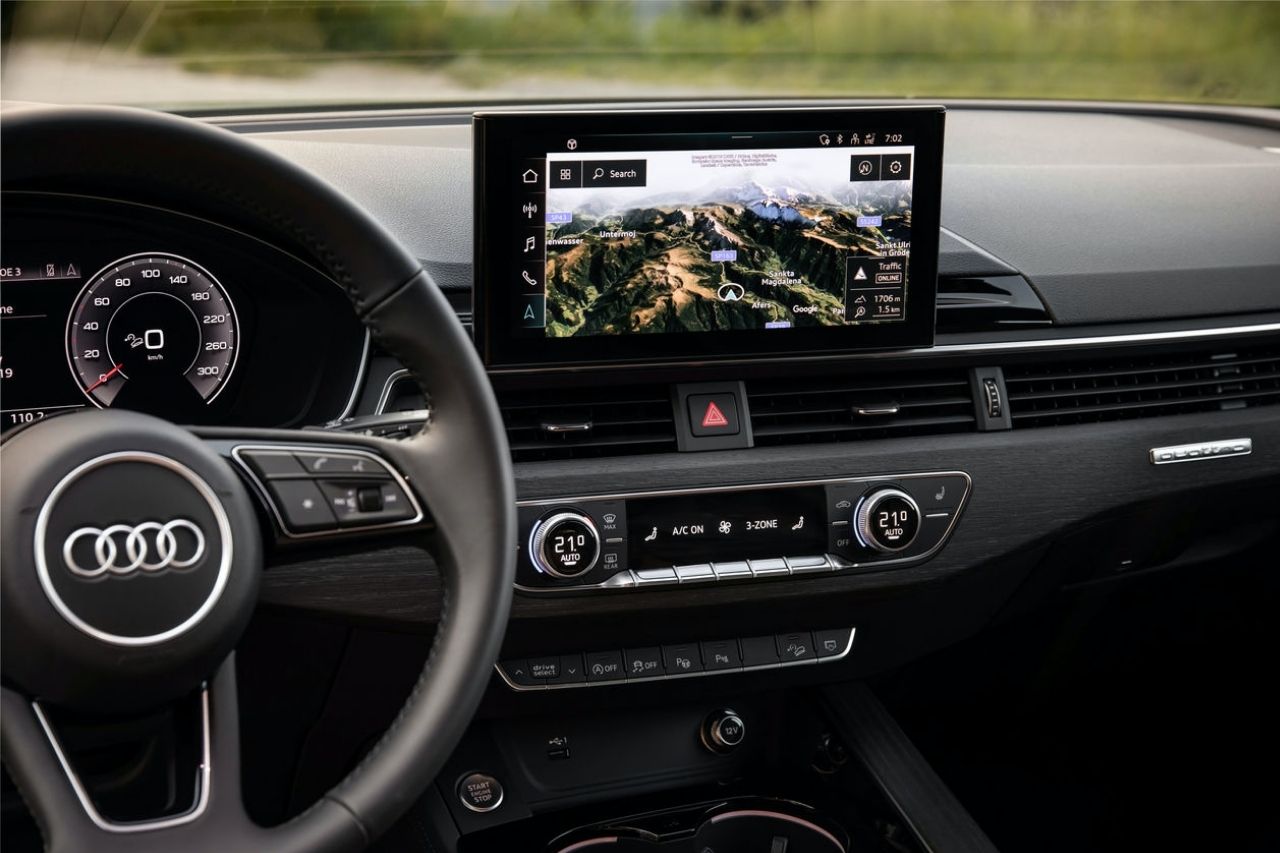 Hệ thống thông tin giải trí giúp người dùng có những trải nghiệm lái xe tuyệt hơn