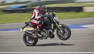 Xế Ducati Monster 1200S ghi điểm nhờ thiết kế chất và độc